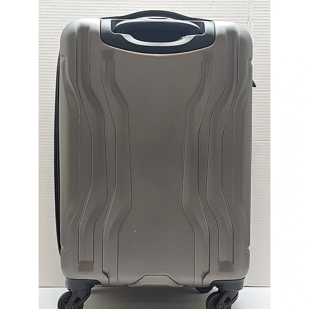 Tag Gateway 20'' Hard Case Spinner‎ Suitcase Luggage Carry On.. USED